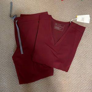 Figs Burgundy Set - Medium/Medium Petite